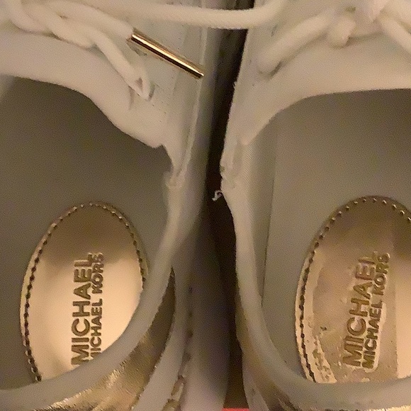 NWT Michael Kors Finch Lace Up Canvas White PL Gold  Size 5,5 M - Picture 4 of 5